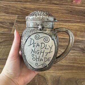 Deadly Nightshade mug with lid (Nightmare Before Christmas)